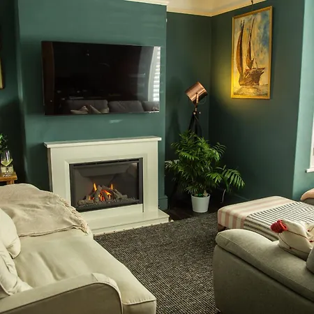 Stylish Townhouse Holiday home *
