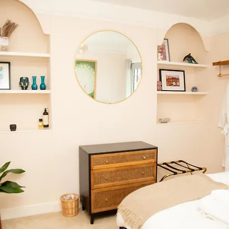 Stylish Townhouse Holiday home *